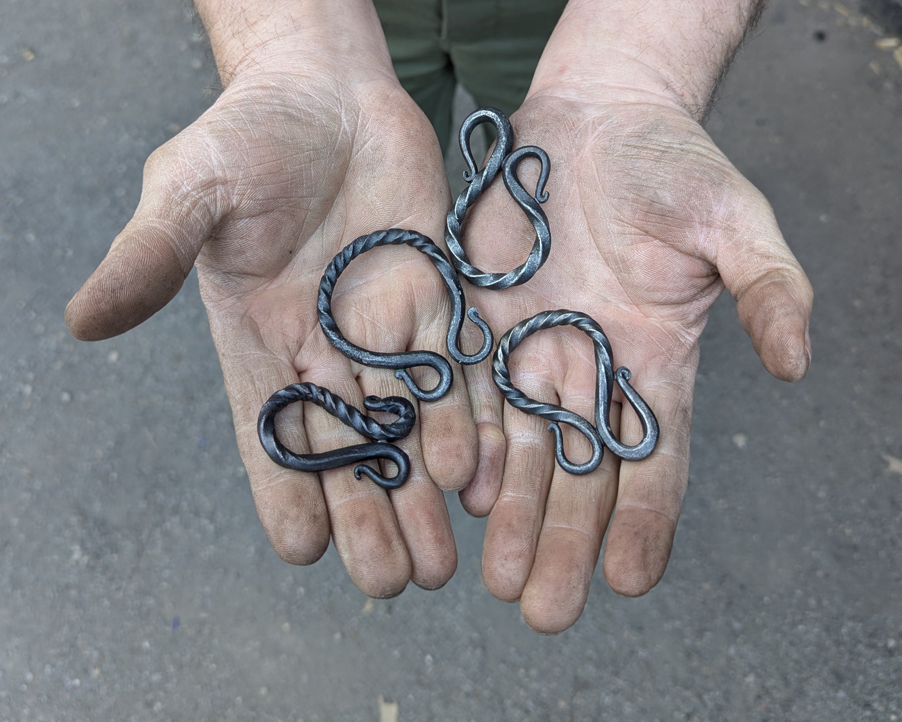 Bouclerie en fer forgé, artisanal, torsade, fait main